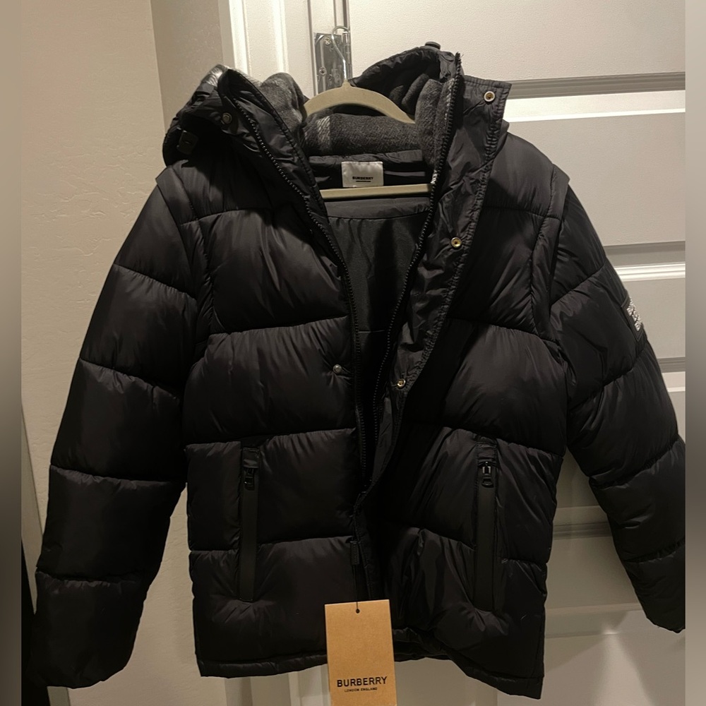 Burberry men's (Black) Down 2in1 Detachable sleeves Vest/Jacket size Medium